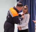 13-летняя сахалинка своими силами вытащила из воды тонущего мужчину