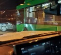 В Южно-Сахалинске произошло ДТП с участием легкового авто и зеленого автобуса