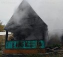 Пожар произошел в дачном доме в СНТ "Экран" в Долинском районе